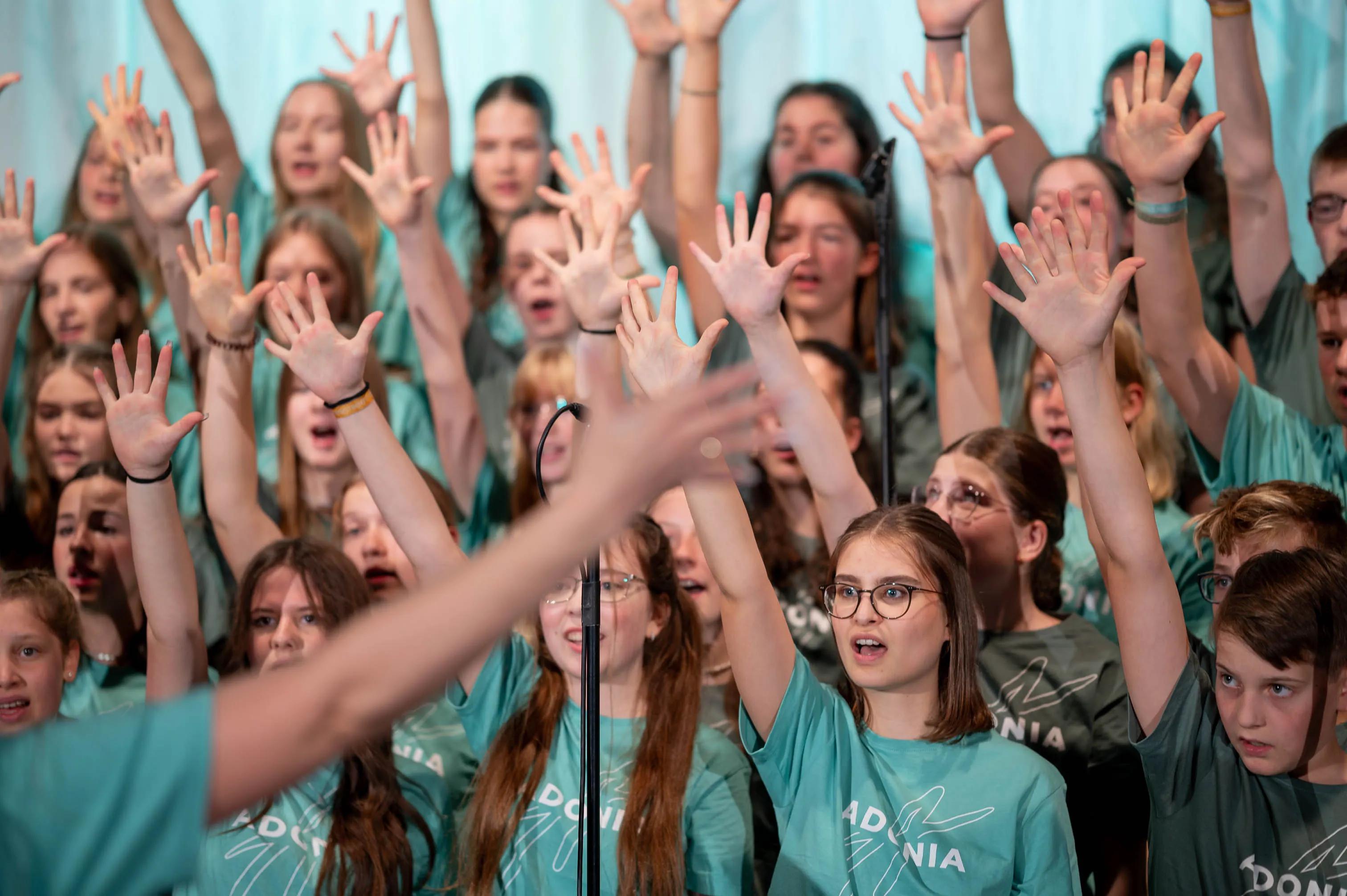 20241030_7801_Adonia_LQ-Choreo1