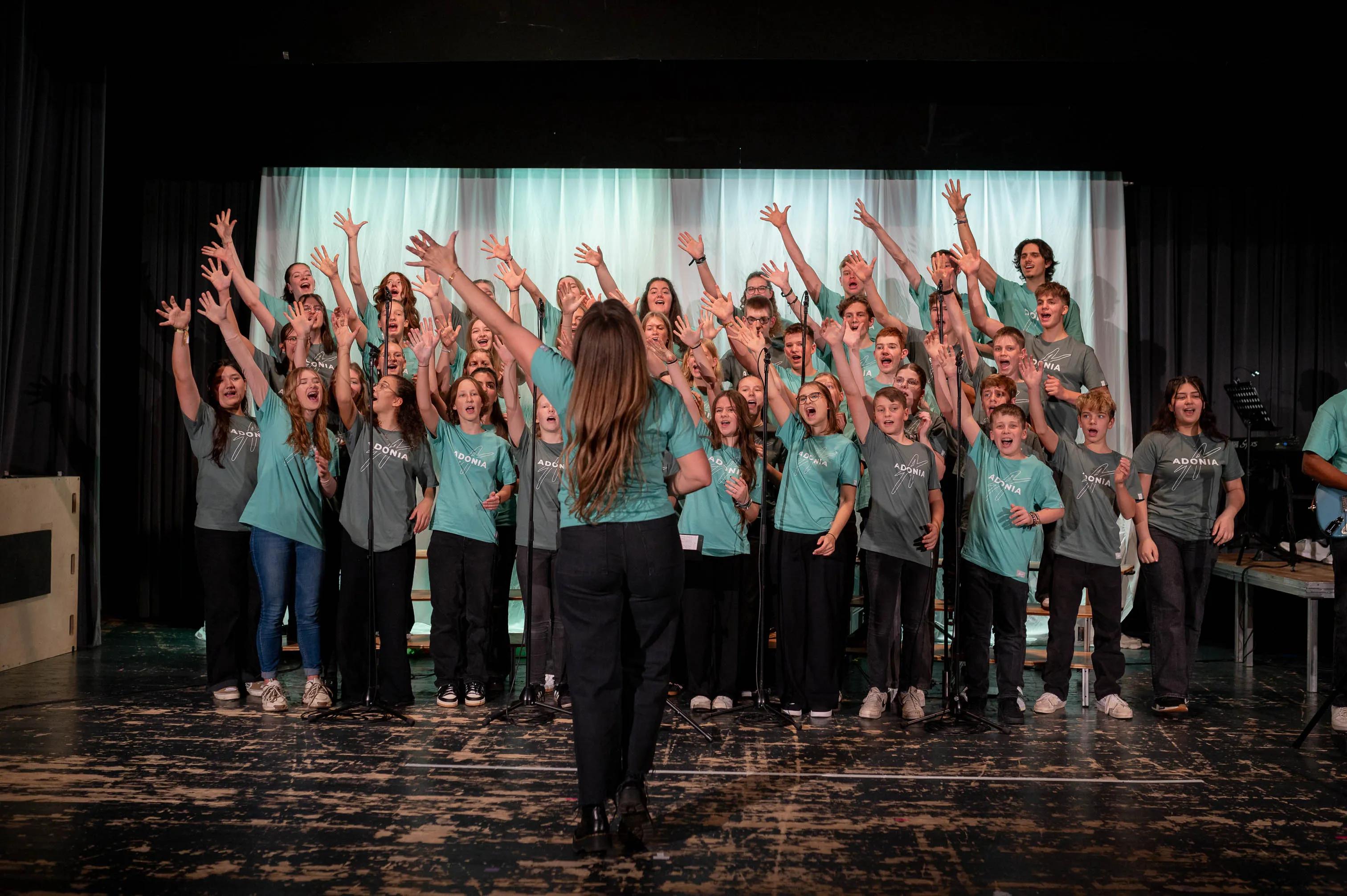 20241030_8943_Adonia_HQ-Choreo2