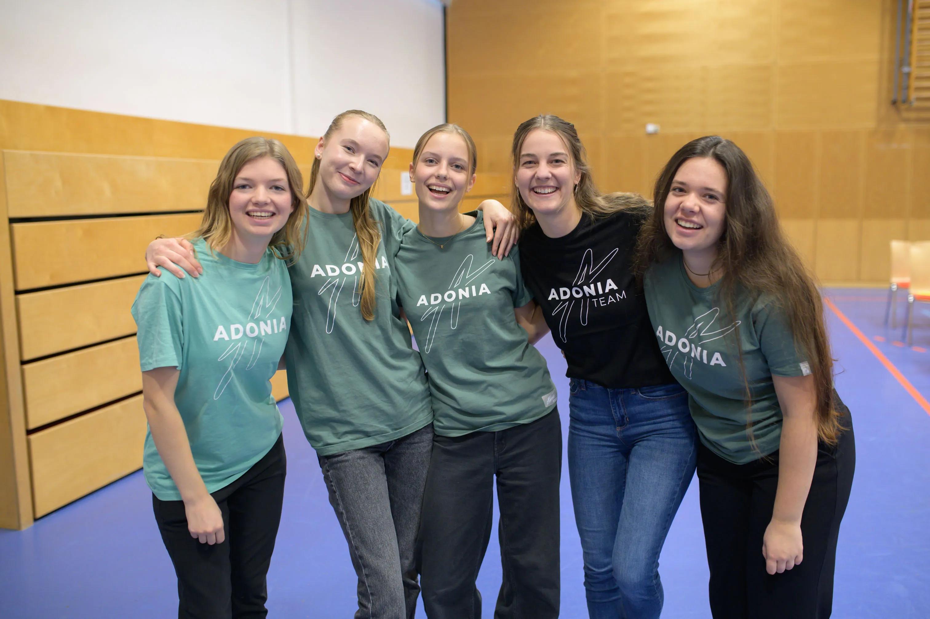 20241102_4051_Adonia_LQ