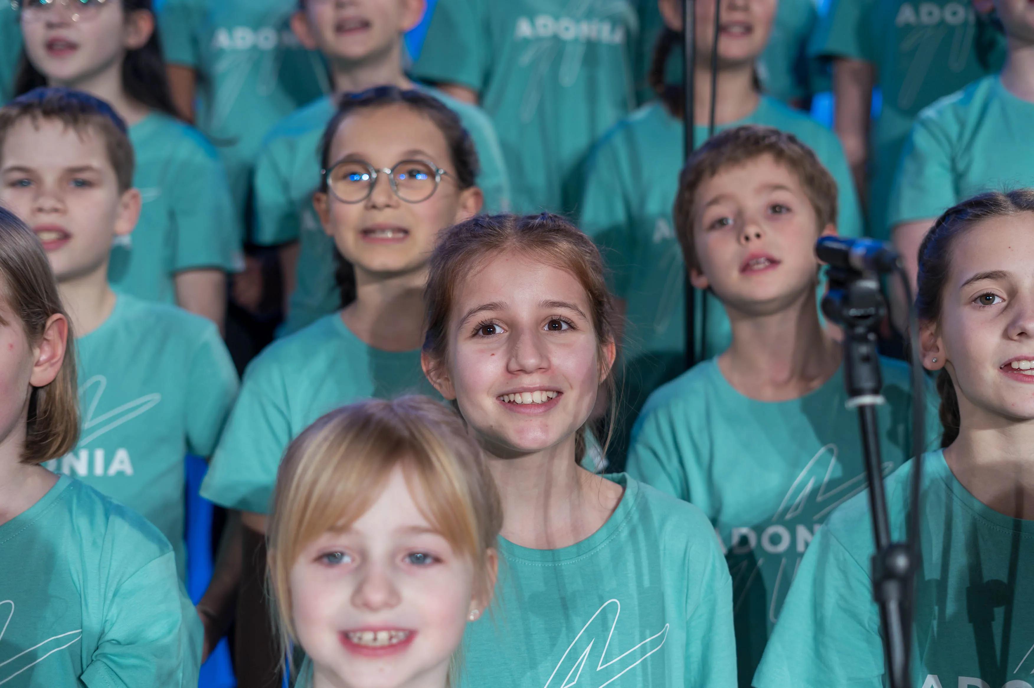 20250307_04422_Adonia_LQ