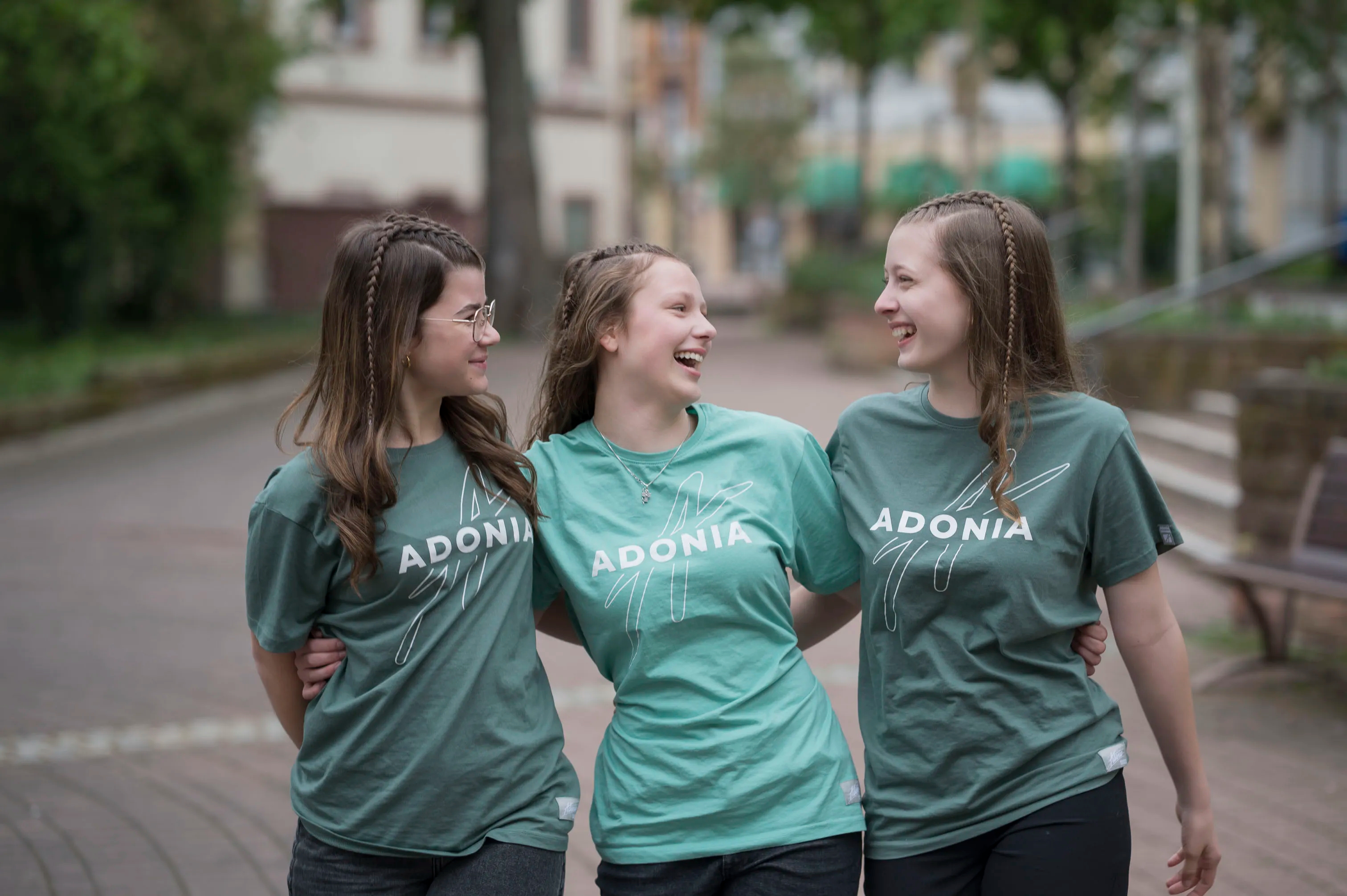 20250418_5311_Adonia_LQ