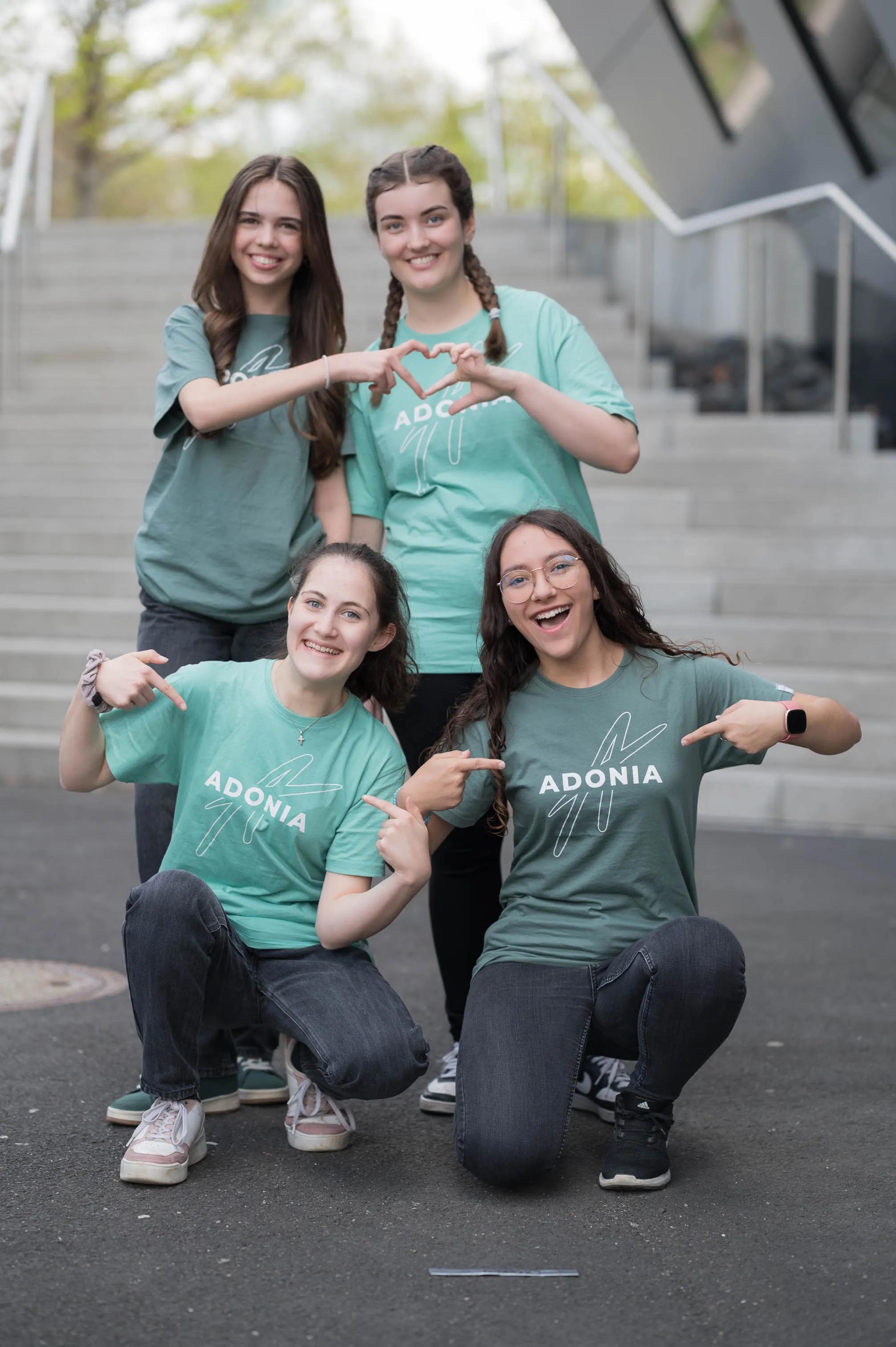 20250423_7535_Adonia_LQ