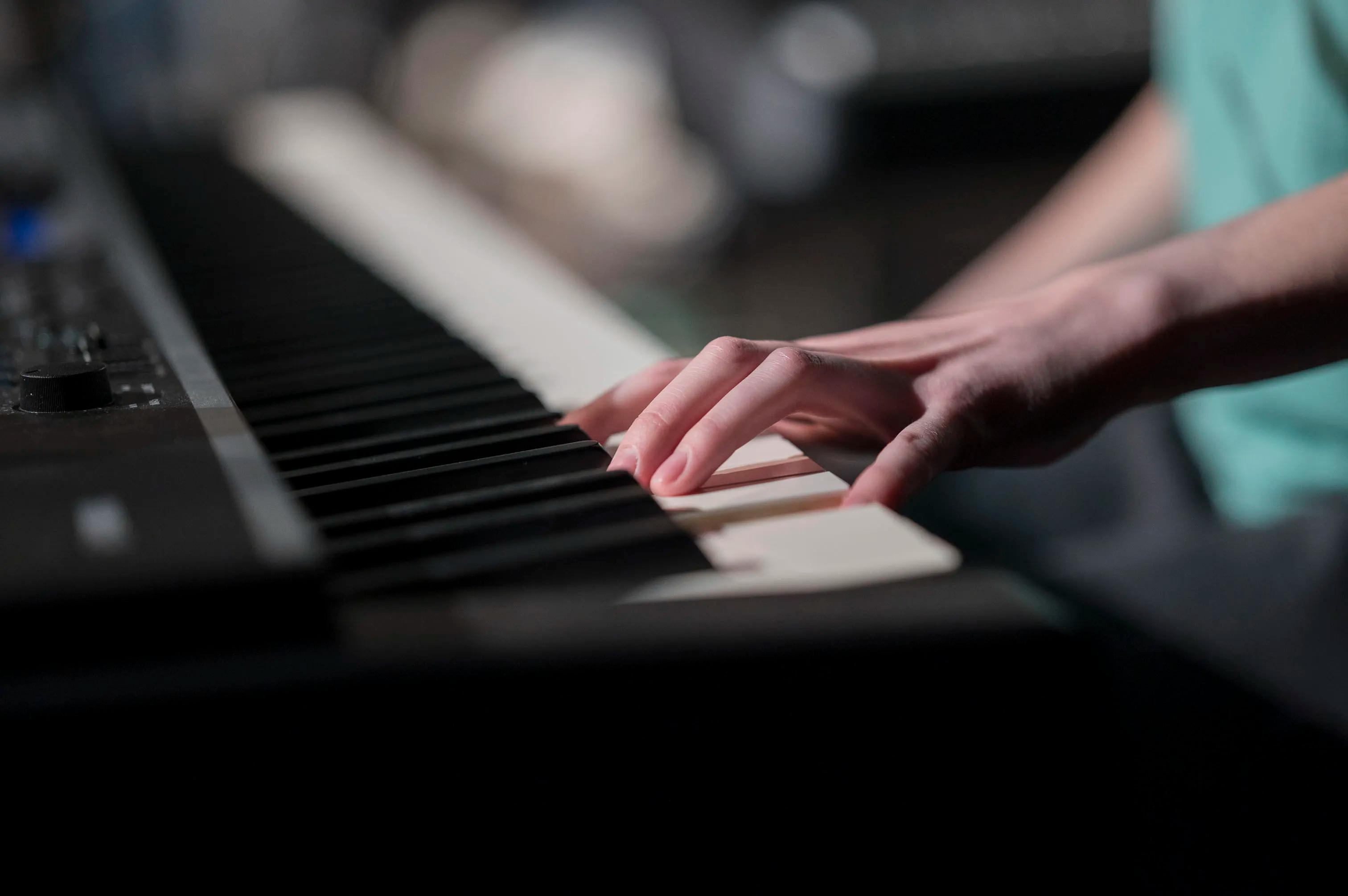 20250423_8139_Adonia_LQ