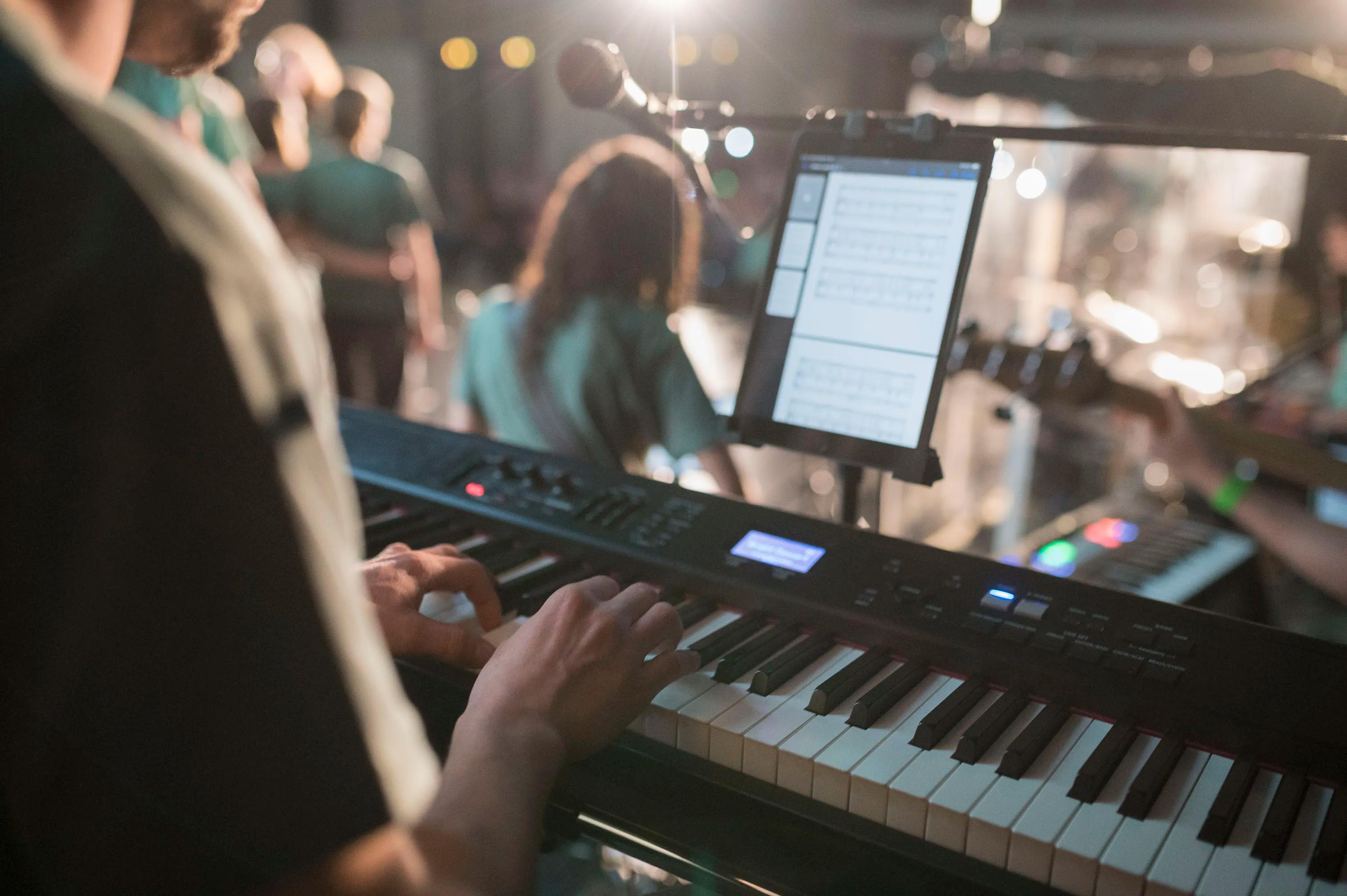 20250424_1875_Adonia_LQ