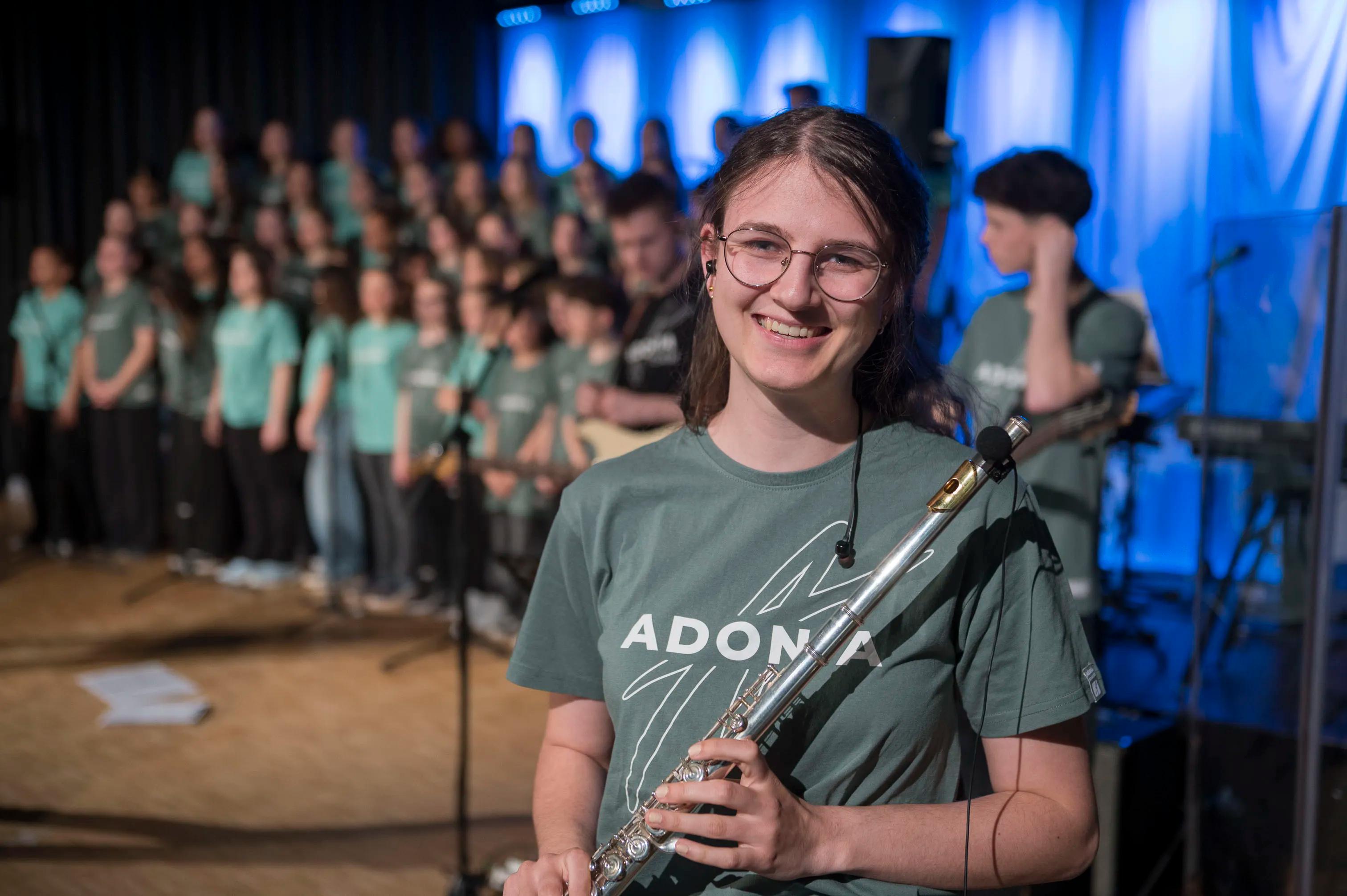 20250425_3019_Adonia_LQ