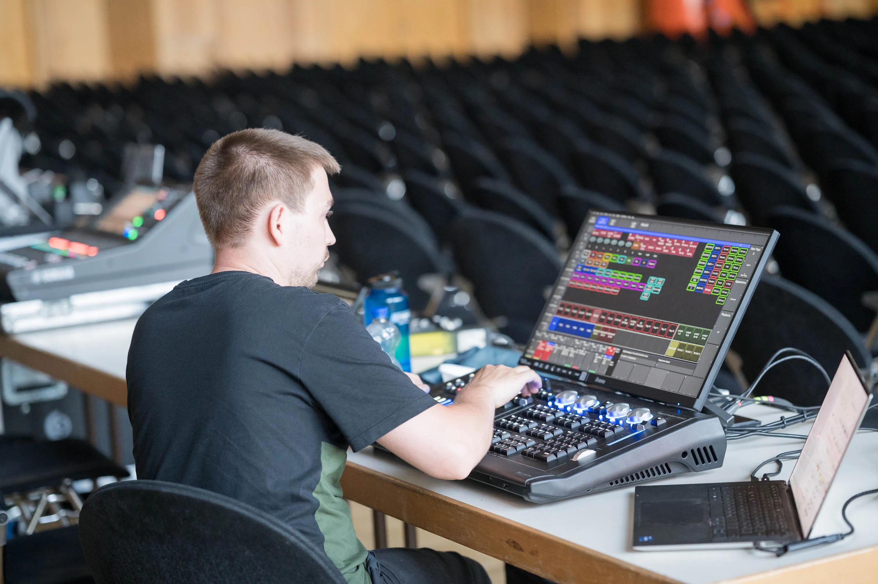 20250627_5493_Adonia_LQ