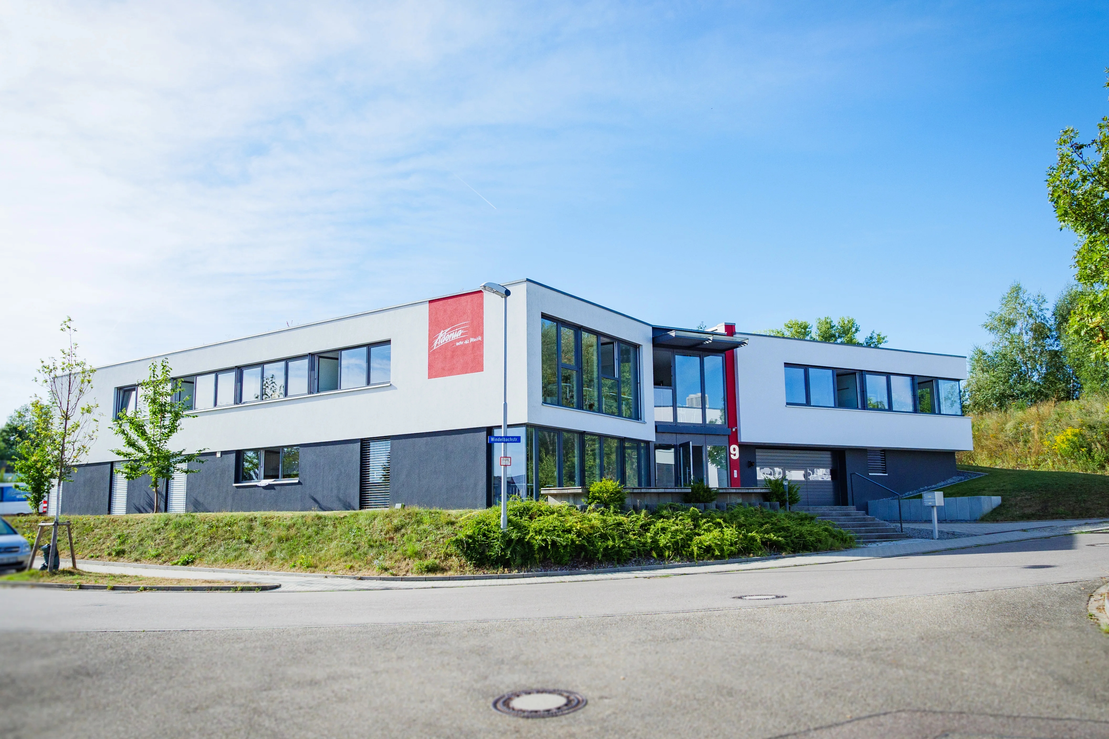 Adonia-Basis-1160383